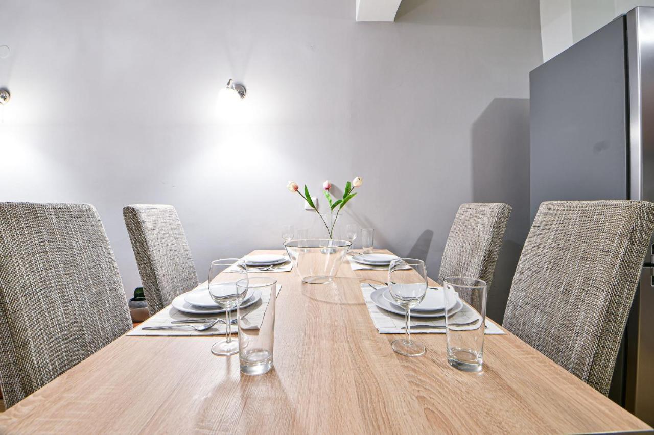 Serene N Modern Renovated Flat Athena Bagian luar foto