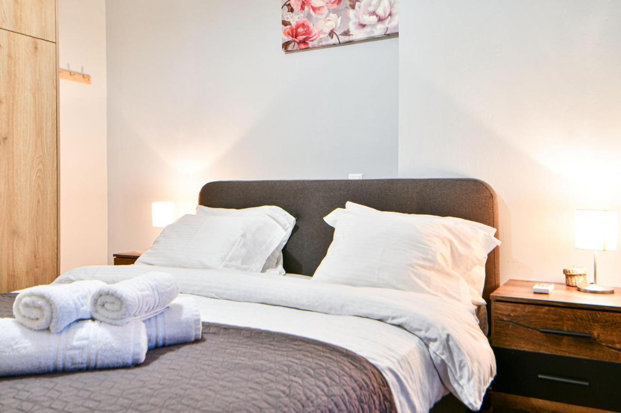 Serene N Modern Renovated Flat Athena Bagian luar foto